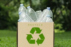 Botella y lata con fianza