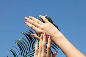 Uñas con Efecto Metal