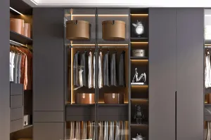 10-Minute Closet Cleanup
